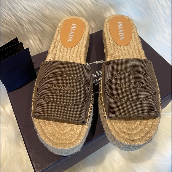 🛍️🛍️SOLD🛍️🛍️AUTHENTIC PRADA LOGO PLATFORM ESPADRILLES SANDALS - Picture 2 of 8